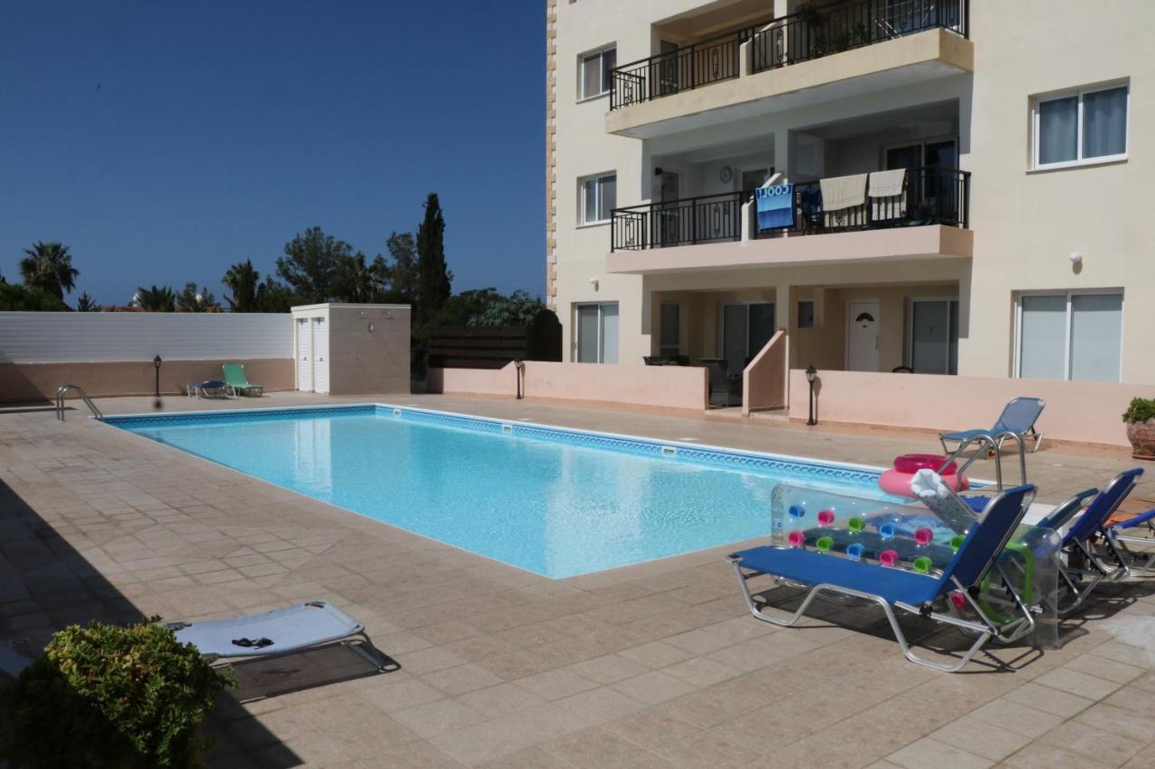 Sunset Apartment With Pool & 10 Mins To Venus Beach بافوس المظهر الخارجي الصورة